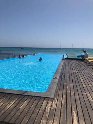 Alberca al aire libre 