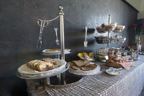 Frukostbuffé varje dag mot avgift