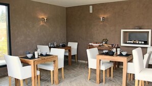 Breakfast area - Mas des cigales (Orgon)