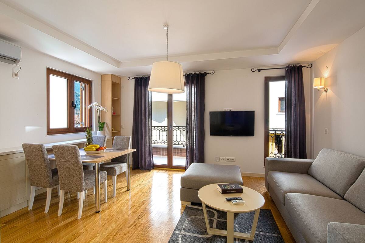 Apartemen Klasik, 1 kamar tidur | Area keluarga | TV layar datar