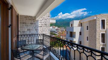 Comfort Apartment, 2 Bedrooms | Balkoni