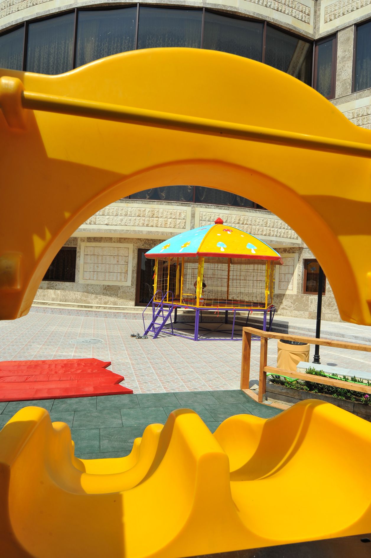 children’s play area – outdoor