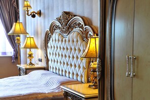 VIP Apartment, 1 Bedroom | Minibar, coffre-fort, bureau, systĂšme dâinsonorisation
