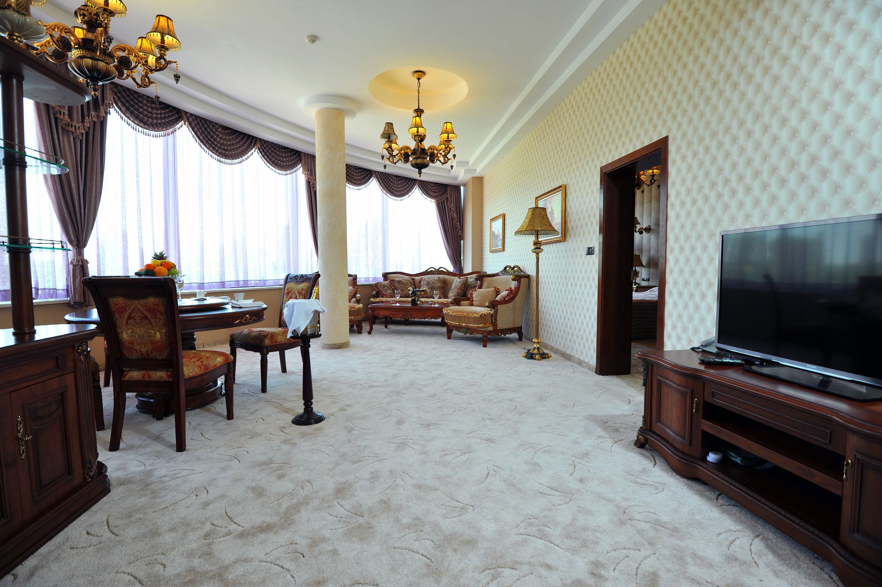 vip apartment, 1 bedroom | living area | flat-screen tv