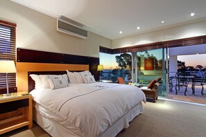 Villa, 5 soverom, privat basseng | Sengetøy av topp kvalitet, safe på rommet, skrivebord og lydisolert