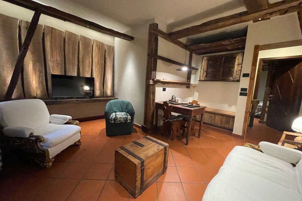 superior quadruple room | hypo-allergenic bedding, minibar, in-room safe, desk