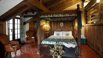 Superior Suite, 1 King Bed, Balcony, Mountain View | 1 bedroom, hypo-allergenic bedding, minibar, in-room safe