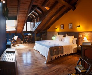 四人房 (Jim Novack) | 隔音、免費搖籃/嬰兒床、折疊床/加床、免費無線上網