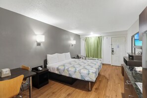 Blendingsgardiner, strykejern/-brett, wi-fi (inkludert) og sengetøy