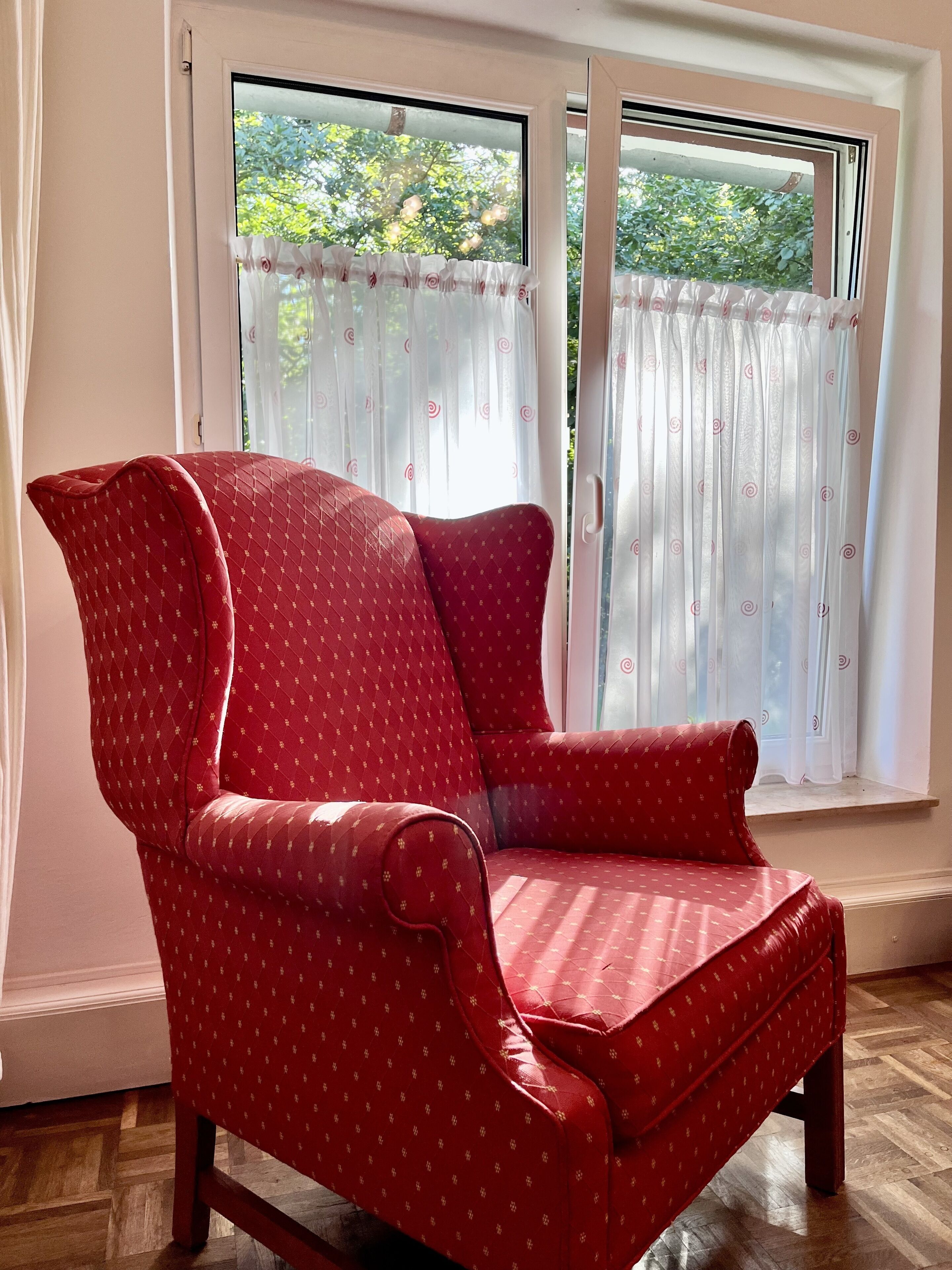 standard single room | in-room safe, desk, iron/ironing board, free wifi