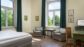 Standard Double Room | In-room safe, desk, iron/ironing board, free WiFi