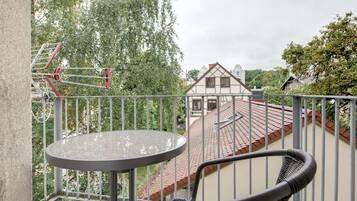 Studio Apartment (with balcony) (2 Adults) | Balcony