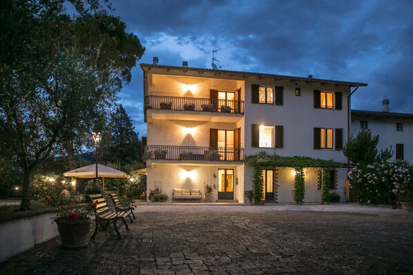 Front of property - evening/night