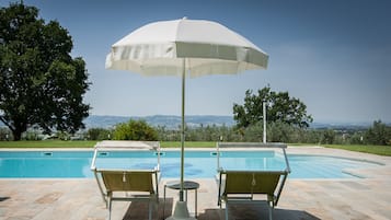 Superior-Doppelzimmer, Poolblick | Außenpool | Außenpool (je nach Saison geöffnet)