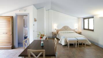 Panoramic-Studio, Talblick | Hochwertige Bettwaren, Schreibtisch, schallisolierte Zimmer, Babybetten