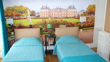 Twin Room | In-room safe, desk, free WiFi, bed sheets