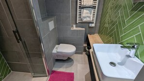 Free toiletries, hair dryer, towels - Hôtel Jean Bart (Paris)