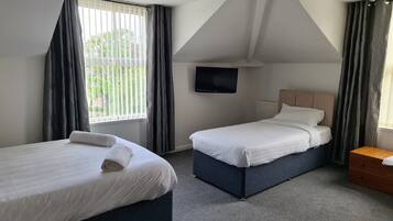 Premium bedding, WiFi, bed sheets