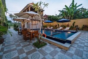 Outdoor pool - Sari Nusa Inn (Lembongan Island)