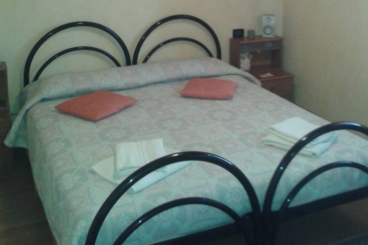 Iron/ironing board, free WiFi