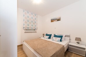 2 bedrooms, down comforters, in-room safe, iron/ironing board - Apartments Kovacevic (Vir)