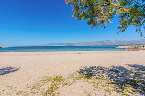 ชายหาด