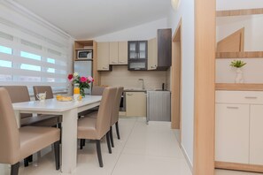 Dining room - Apartments Mavracic (Vir)