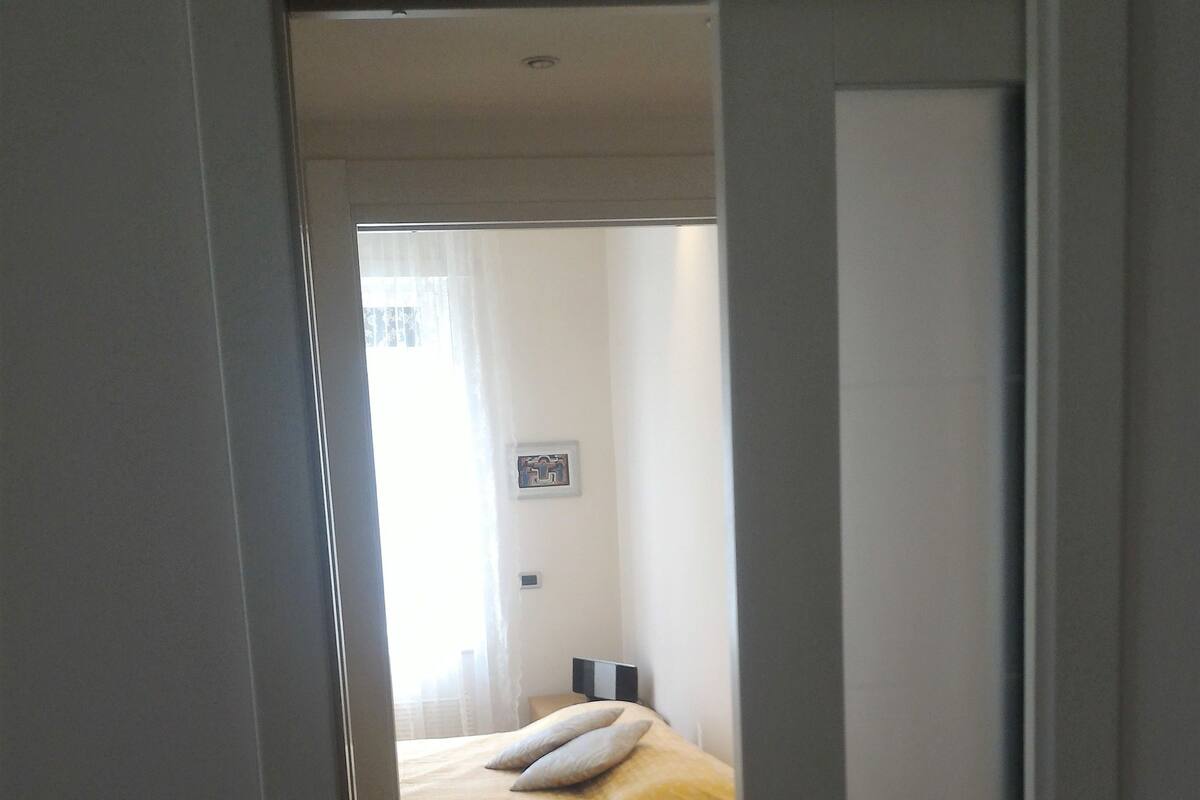 Deluxe-Doppelzimmer, 1 Schlafzimmer, Stadtblick | 1 Schlafzimmer, hochwertige Bettwaren, Minibar, Schreibtisch