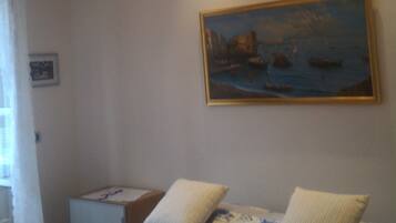 Deluxe-Doppelzimmer, 1 Schlafzimmer, Stadtblick | 1 Schlafzimmer, hochwertige Bettwaren, Minibar, Schreibtisch