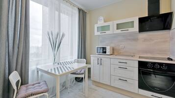 Studio | Eigene Küche | Kühlschrank, Mikrowelle, Ofen, Herdplatte