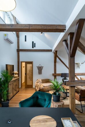 Loft | Blackout curtains, iron/ironing board, free WiFi, bed sheets - Sting Old Town Ostrava (Ostrava)