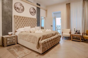 Deluxe Studio | Blackout drapes, iron/ironing board, free WiFi, bed sheets