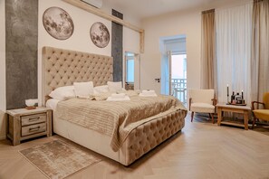 Deluxe Studio | Blackout drapes, iron/ironing board, free WiFi, bed sheets