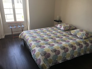 Habitación doble estándar | 1 habitación, tabla de planchar con plancha, cunas y wifi gratis 