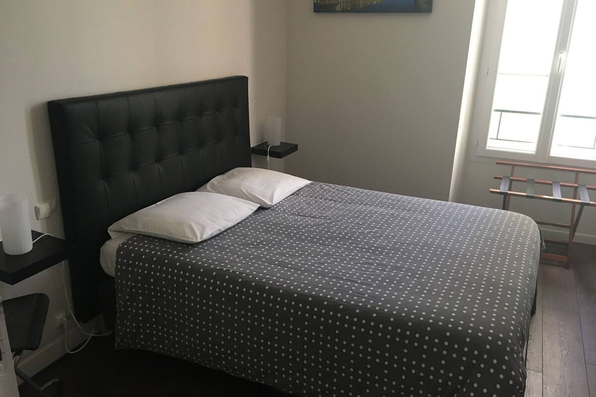 standard double room | iron/ironing board, cots/infant beds, free wifi, bed sheets