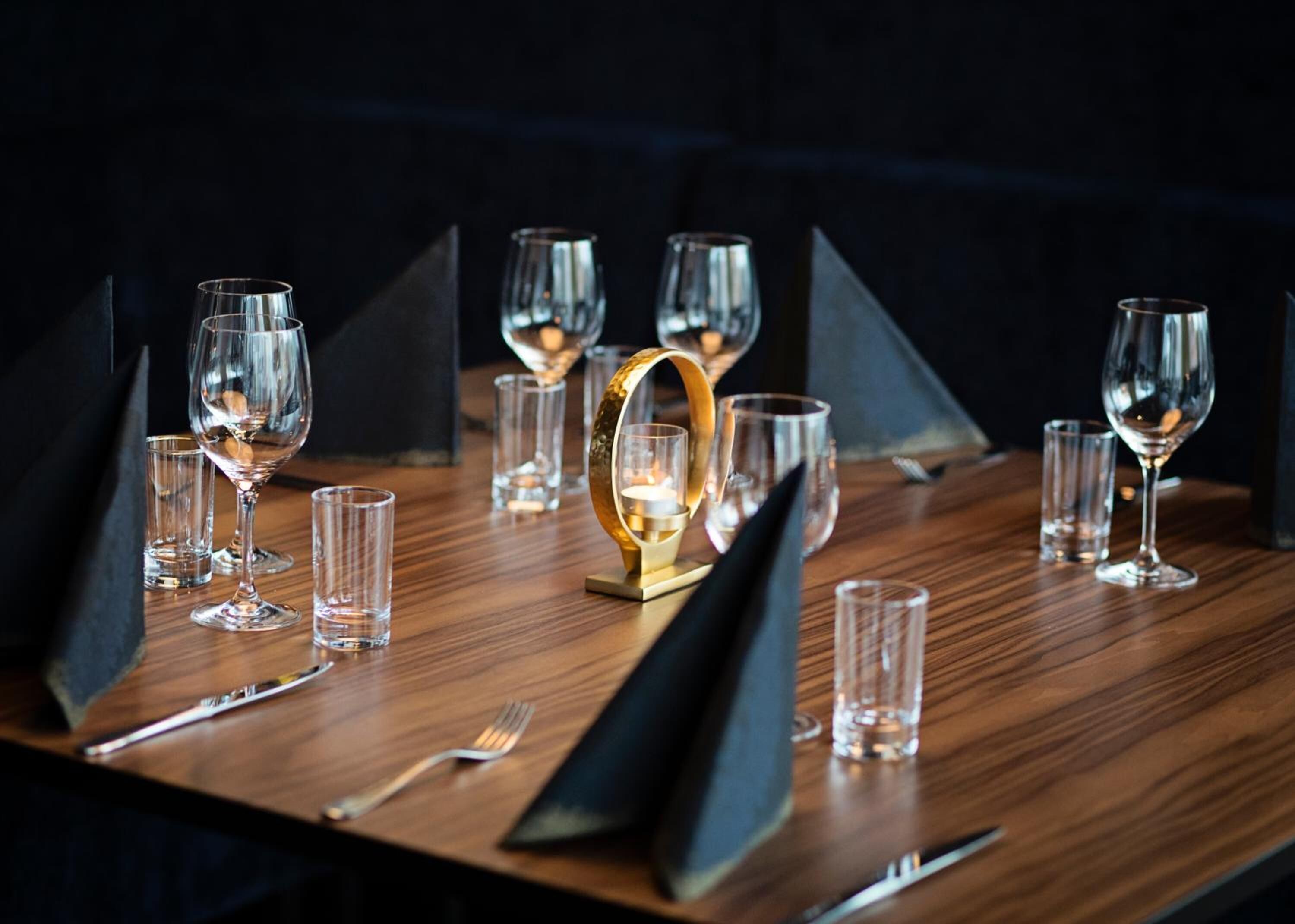 lunch and dinner served