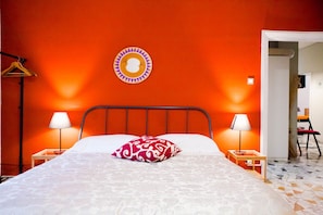 Desk, free WiFi, bed sheets