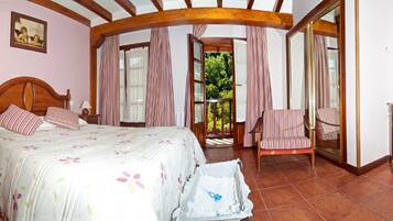 Habitación cuádruple | Cortinas blackout, cunas gratuitas y internet por cable gratis