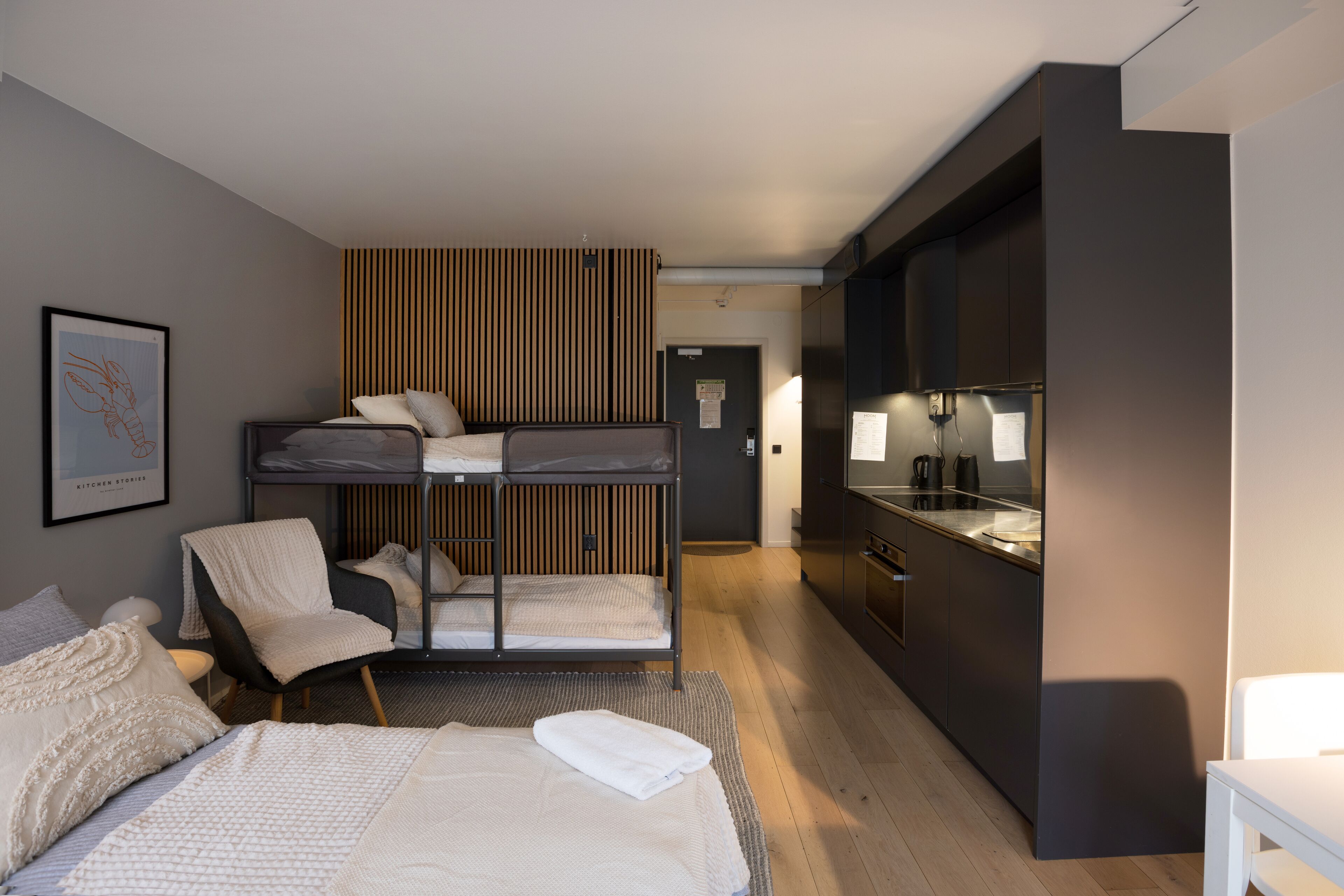 Habitación cuádruple, varias camas | Insonorización, wifi gratis y ropa de cama 