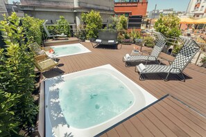 Outdoor spa tub - Generator Madrid (Madrid)