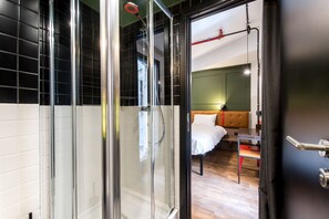 Family Room for 4 | Bathroom shower - Generator Madrid (Madrid)