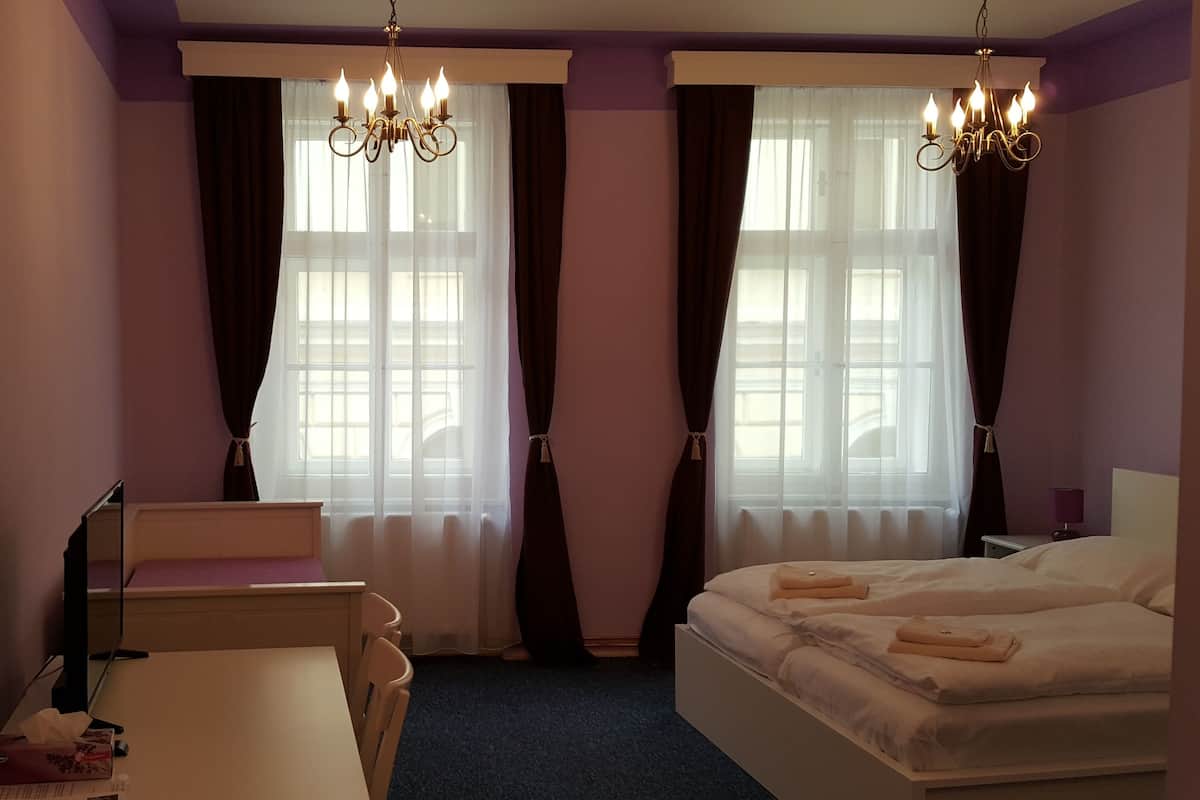 Double Room | Blackout drapes, free WiFi, bed sheets