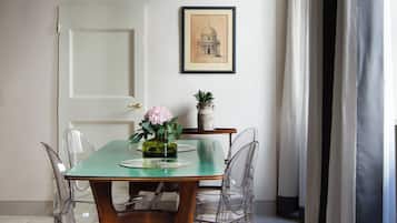 Family Apartment | Living area | Flat-screen TV