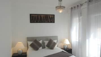 Chambre Double Standard, balcon | Minibar, fer et planche à repasser, Wi-Fi gratuit, draps fournis