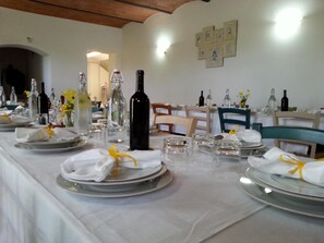 Lunch and dinner served - Agriturismo Pretenzano (Volterra)
