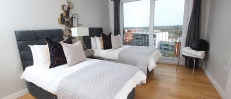 Appartement Signature, 2 chambres, non-fumeurs, vue ville (Located on Clarendon Road WD17) | 1 chambre, literie de qualité supérieure, décoration personnalisée