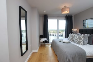 Signature Apartment, 2 Bedrooms, Non Smoking, City View (Located on Clarendon Road WD17) | 1 bedroom, premium bedding, individually decorated - Upton Road Apartments (Watford)