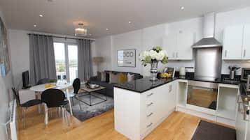 Apartamento com design assinado, 2 quartos, para não fumantes (Located on Clarendon Road WD17) | Vista do quarto