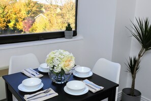 Dining - Upton Road Apartments (Watford)