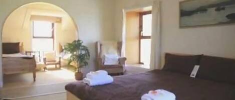 Bureau, fer et planche à repasser, Wi-Fi gratuit